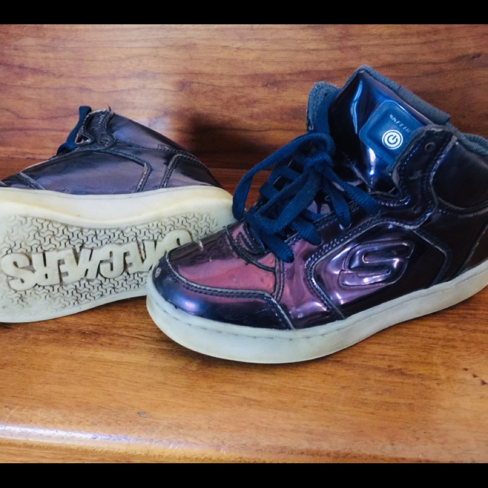 Shoes - Picture 2 of 3